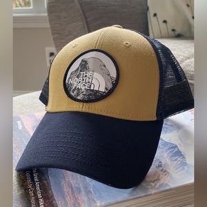 The North Face Trucker Hat - OS - Blue/Beige